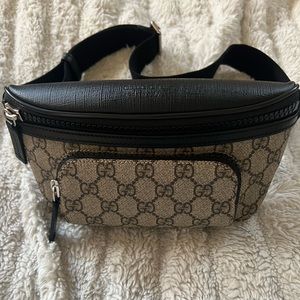Gucci GG supreme Monogram Belt Bag